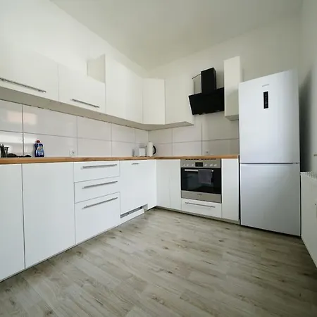 Apartment Schoene Helle 50qm Mit Grosser Kueche Essen