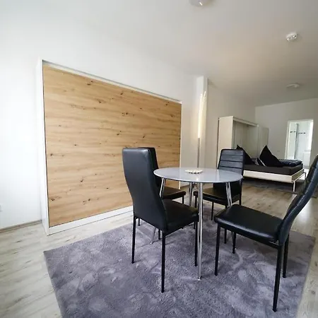 Schoene Helle 50qm Mit Grosser Kueche Apartment