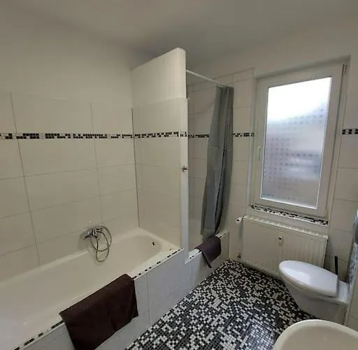 Schoene Helle 50qm Mit Grosser Kueche *