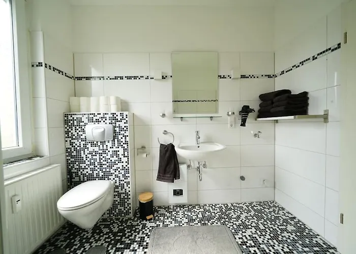 Schoene Helle 50qm Mit Grosser Kueche Appartement *